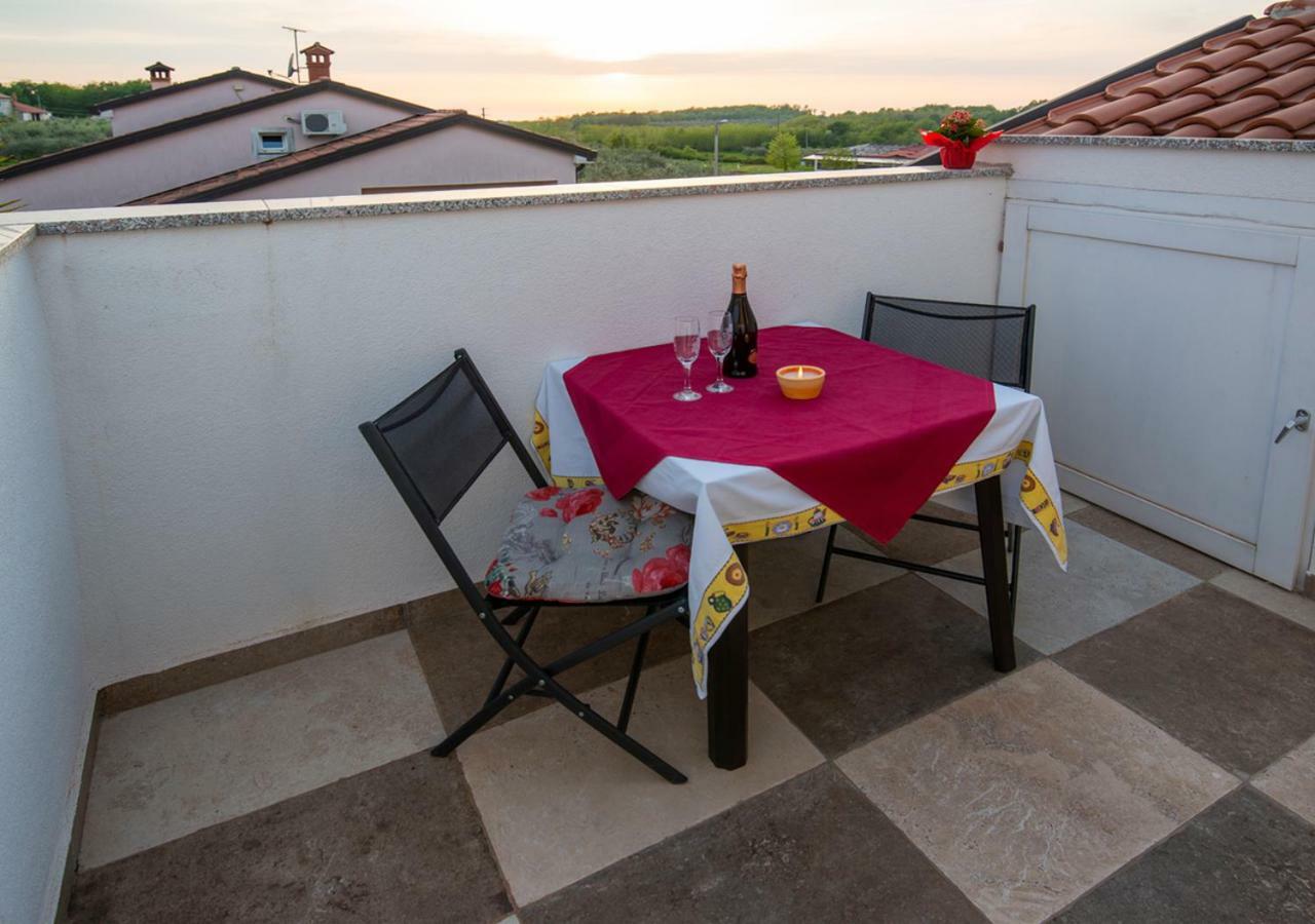 Apartment Analaura Umag Exteriör bild